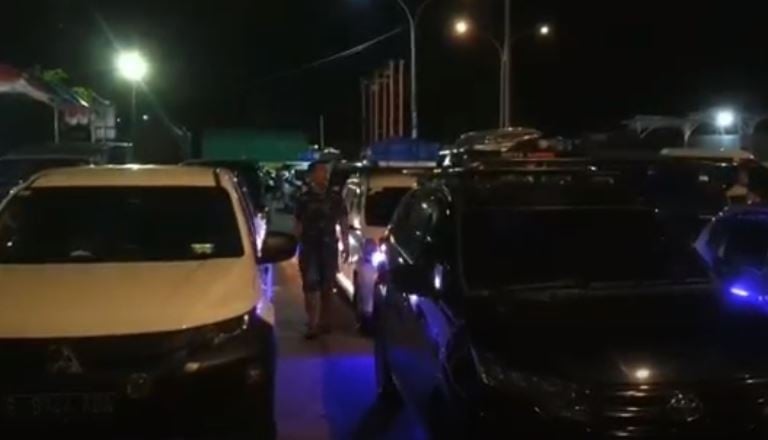 Jelang Nataru, Pelabuhan Merak Hari Ini Terjadi Penumpukan Kendaraan