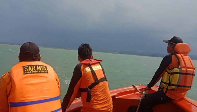 Perahu Terbalik, Warga Semarang Hilang Tenggelam saat Mancing di Jalur Pantai Tugurejo