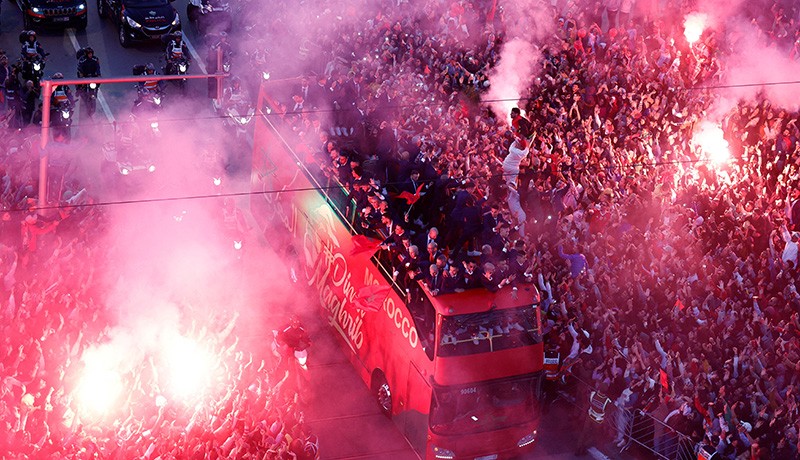 Jalanan Maroko Berubah Merah saat Singa Atlas Tiba di Tanah Air - Bagian 1