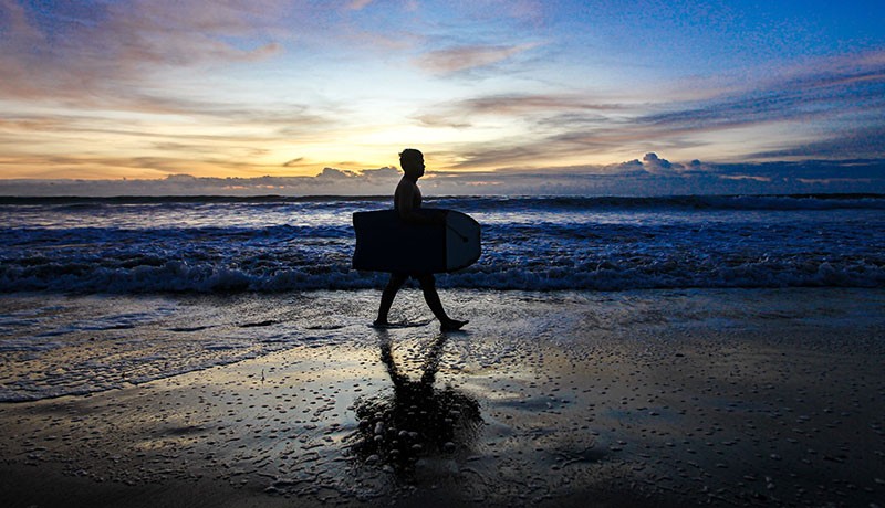 Menikmati Keindahan Sunset di Pantai Legian Bali - Bagian 2
