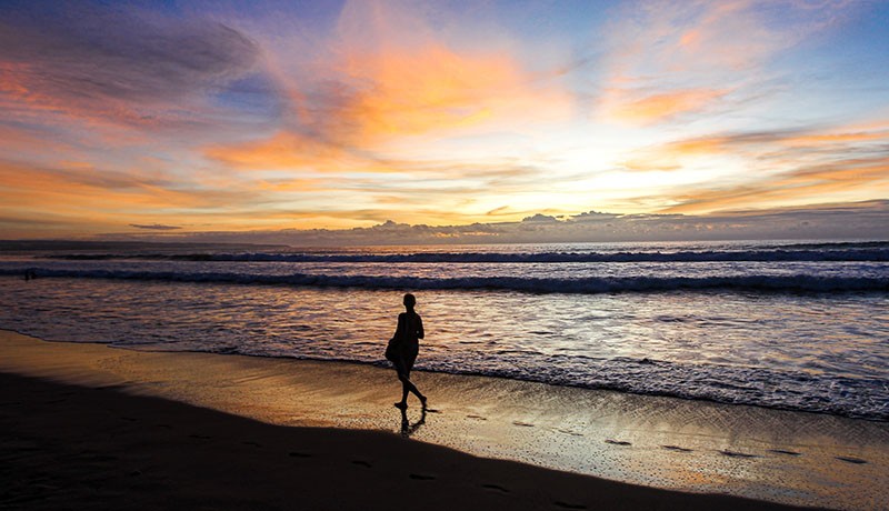 Menikmati Keindahan Sunset di Pantai Legian Bali - Bagian 3
