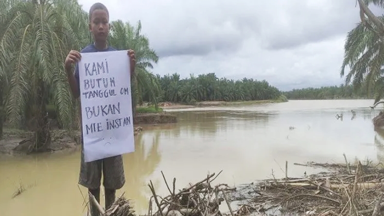 Derita Korban Banjir di Aceh Tamiang: Kami Butuh Tanggul Bukan Mi Instan