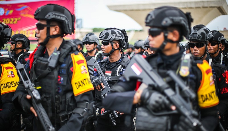 Kapolri-Panglima TNI Periksa Pasukan Operasi Lilin 2022 - Bagian 3