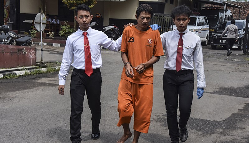 Tampang Ayah Sadis Potong Kelamin Anak Kandung Berusia 5 Tahun - Bagian 1