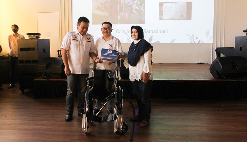 Peringati Hari Ibu, DPW Partai Perindo DKI Jakarta Bagikan Kursi Roda - Bagian 2