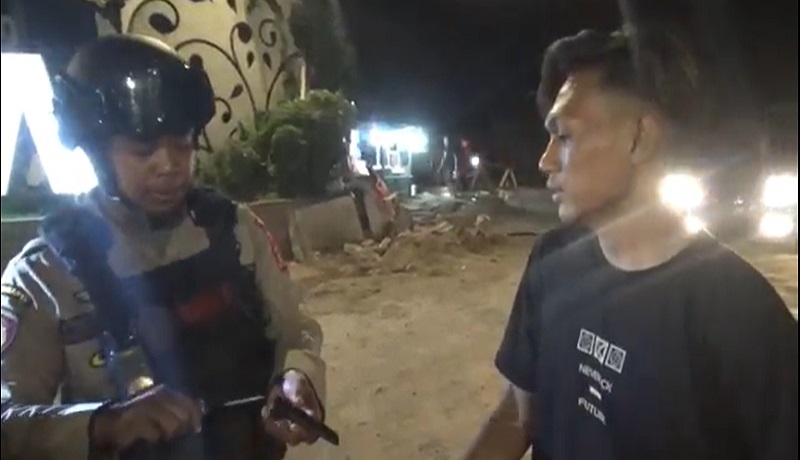 Simpan Sajam dalam Tas, Pria Ini Ditangkap Polisi