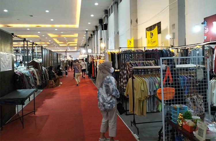 title Yogyakarta Dilirik Jadi Pasar Thrift, 5 Hari Pameran Target Transaksi Rp8 Miliar Yogyakarta Dilirik Jadi Pasar Thrift, 5 Hari Pameran Target Transaksi Rp8 Miliar