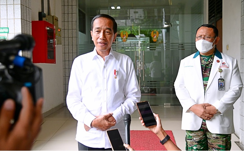 Jokowi Ingin Tahu Sebab Kasus Covid-19 di Indonesia Melandai: Agar Keputusannya Benar