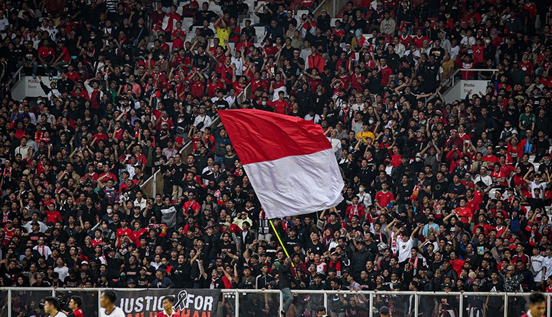 25.000 Lebih Supoter Dukung Timnas Indonesia di Stadion GBK - Bagian 4