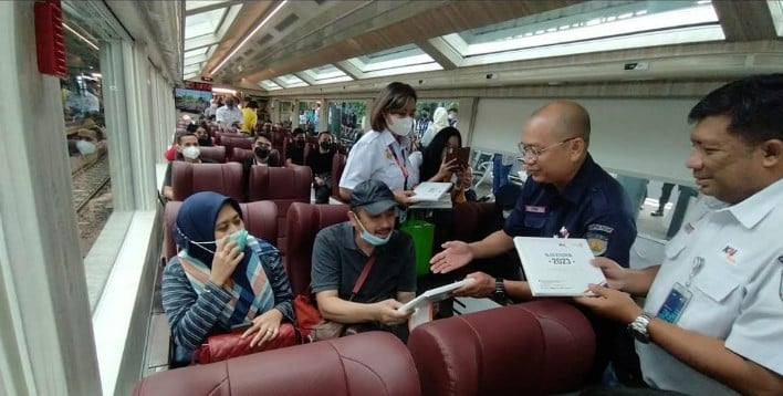 Kereta Panoramic Beroperasi Mulai Hari Ini, Intip Yuk Fasilitasnya