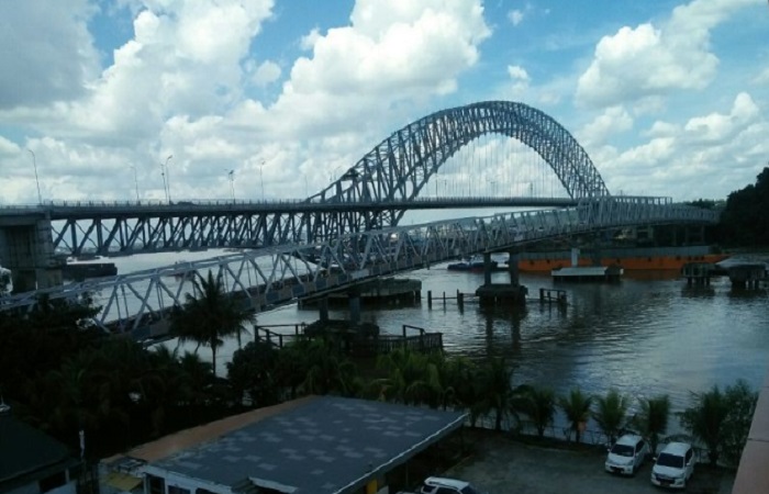 Pascaditabrak Tongkang, Jembatan Mahakam di Samarinda Masih Aman