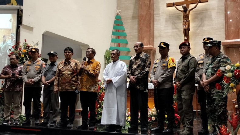 Malam Natal Kunjungi 4 Gereja di Jogja, Mahfud MD Sampaikan Pesan Menyentuh 