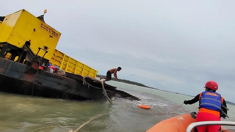 Kapal Nelayan Tenggelam di Kotabaru, 3 Selamat, 2 Orang Hilang