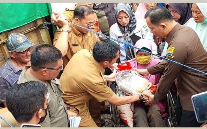 title Jelang Akhir Tahun, Palembang Gelar Operasi Pasar Beras di 2 Kecamatan Jelang Akhir Tahun, Palembang Gelar Operasi Pasar Beras di 2 Kecamatan