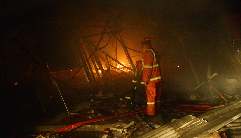 Pasar Sentral Makassar Kebakaran, Kerugian Miliaran Rupiah - Bagian 1