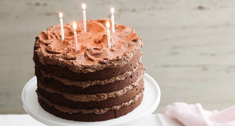 Cara Membuat Kue Ulang Tahun Coklat, Dijamin Lumer di Mulut!