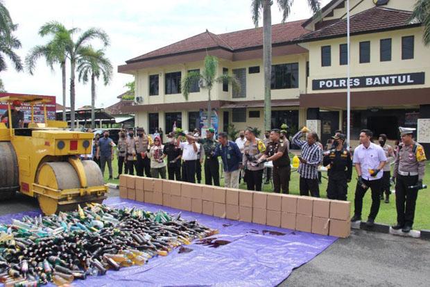 Polres Bantul Musnahkan 1.664 Botol Minuman Keras Hasil Operasi Selama Sebulan