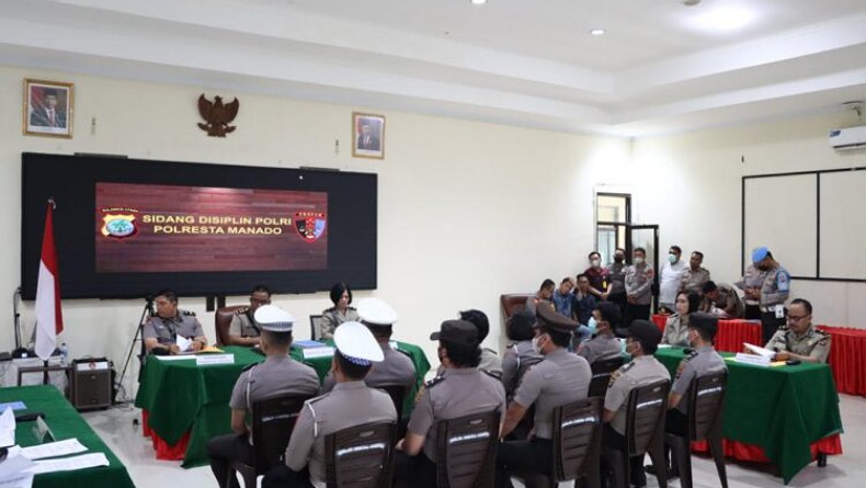 Langgar Aturan, 12 Orang Anggota Polresta Manado Jalani Sidang Disiplin Anggota Polri