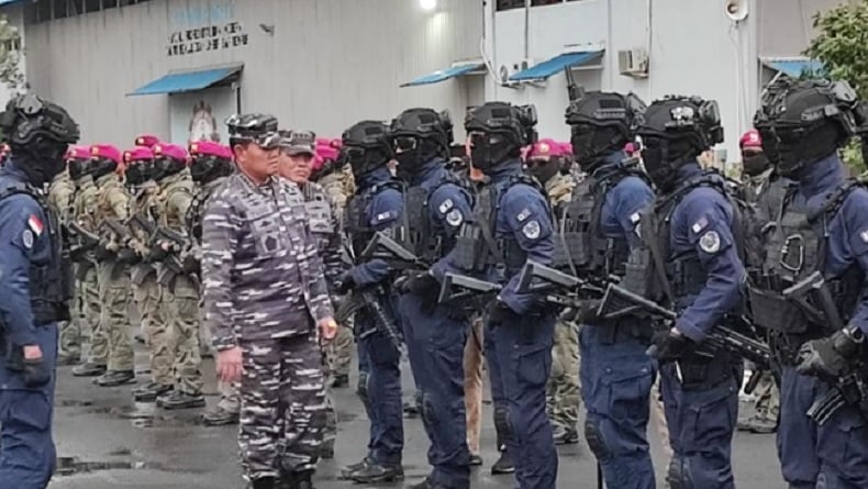 Panglima TNI dan KSAL Inspeksi Pasukan Khusus hingga Sistem Senjata Armada Terpadu