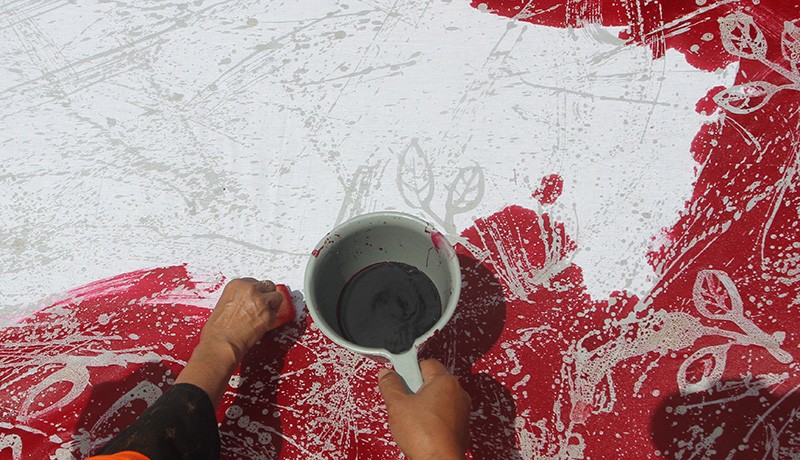 Mantan Penderita ODGJ Belajar Membuat Batik Ciprat - Bagian 2