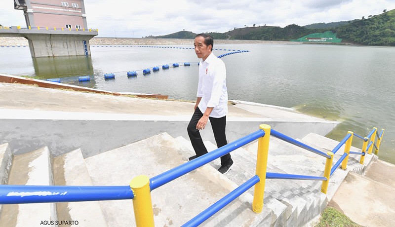 Potret Presiden Jokowi dan Menteri Basuki Resmikan Bendungan Beringin Sila  - Bagian 2