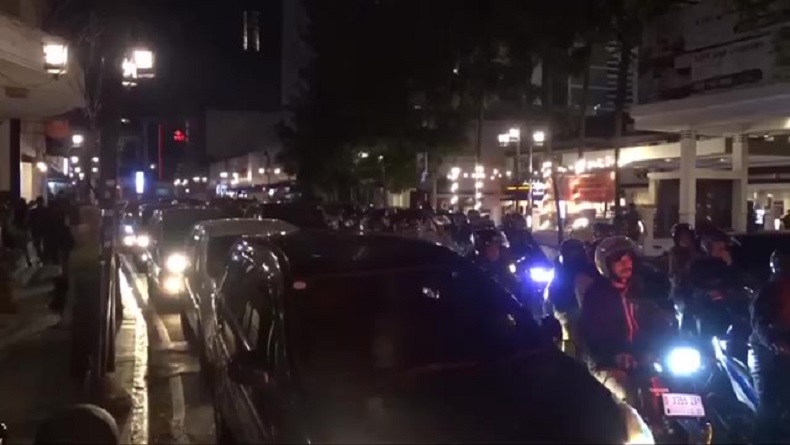 Cuaca Ekstrem, Ridwan Kamil Imbau Masyarakat Jabar Rayakan Tahun Baru di Rumah