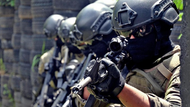 Batalion Infanteri 1 Marinir Terlibat Pertempuran Jarak Dekat di Sidoarjo