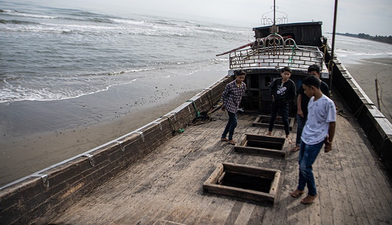 Ini Perahu Kayu yang Angkut 174 Imigran Rohingya dan Terdampar di Pesisir Aceh - Bagian 3