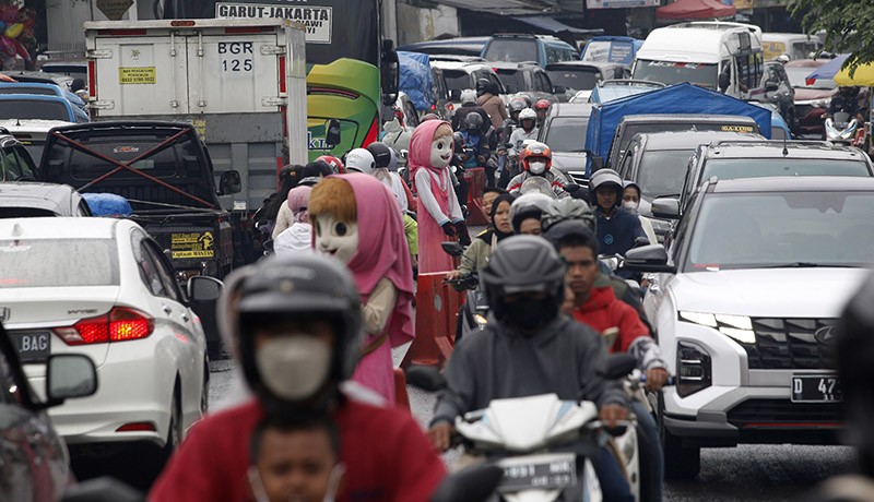 Begini Kepadatan Puncak Bogor Jelang Malam Tahun Baru 2023 - Bagian 2