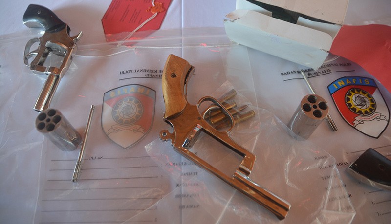 Tampang Komplotan Perampok Bersenjata Api Incar Rumah Pengusaha - Bagian 4