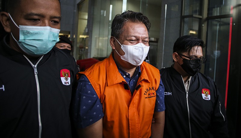 Tampang AKBP Bambang Kayun Diborgol dan Pakai Rompi Tahanan KPK - Bagian 2