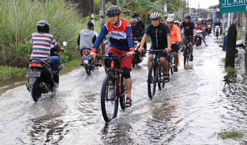  Kaligawe Masih Terendam Banjir, Ganjar Minta Bantuan Kementerian PUPR 