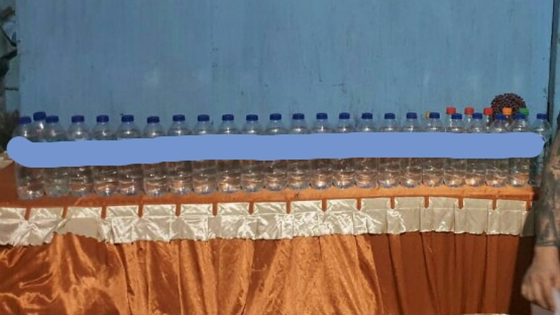 Puluhan Botol Miras Cap Tikus di Pasar Girian Bitung Diamankan Polisi