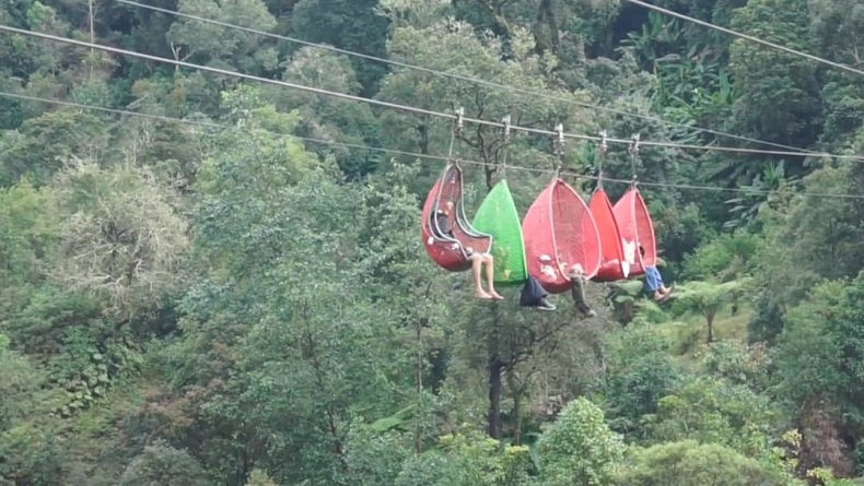 Wahana Keranjang Sultan, Cara Unik Menikmati Alam Bandung Selatan