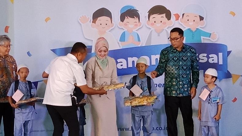 title Cerita Nenek Ai Bahagia Dibantu Bank Bjb Khitankan Cucu di Masa Liburan Cerita Nenek Ai Bahagia Dibantu Bank Bjb Khitankan Cucu di Masa Liburan