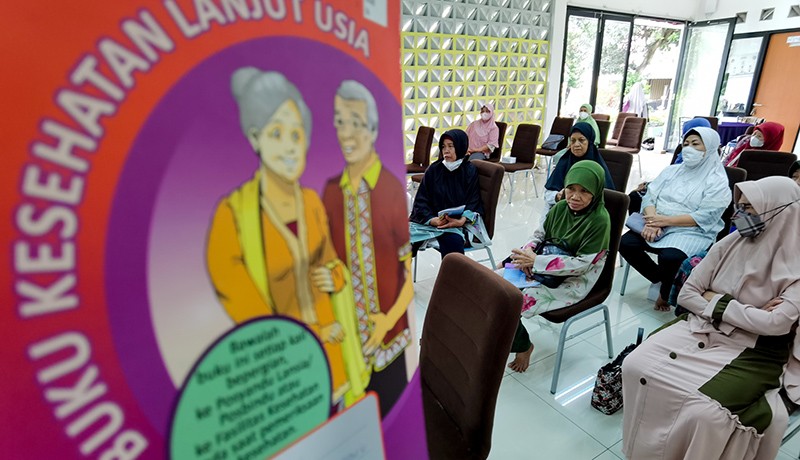 Potret Lansia Periksa Kesehatan Gratis - Bagian 3