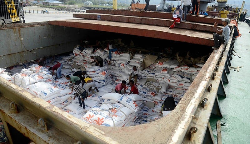 200.000 Ton Beras Impor dari Vietnam Tiba di Aceh - Bagian 1