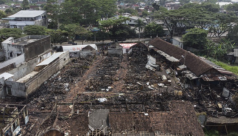 Foto Pasar Onderdil Mobil Bekas di Tasikmalaya Ludes Terbakar - Bagian 2