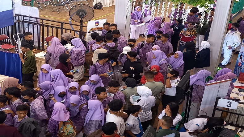 Ratusan Pelajar di Blora Berburu Informasi Pendidikan Tinggi dan Bursa Kerja