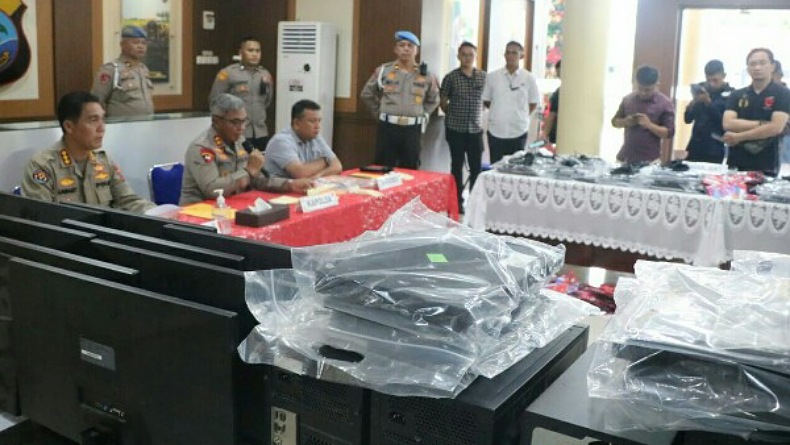 Polda Sulut Dalami Kasus Pencurian Data Elektronik oleh Aplikasi Pinjol