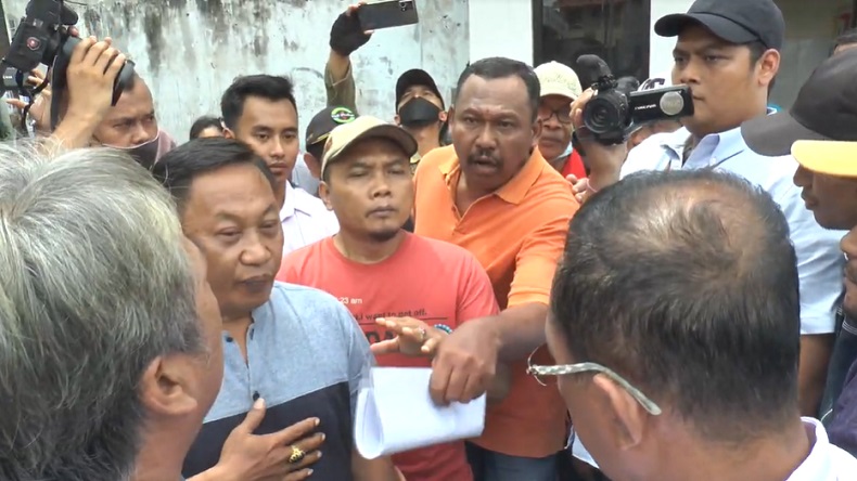Sengketa Lahan, Warga Surabaya Nyaris Baku Hantam di Hadapan Wakil Wali Kota