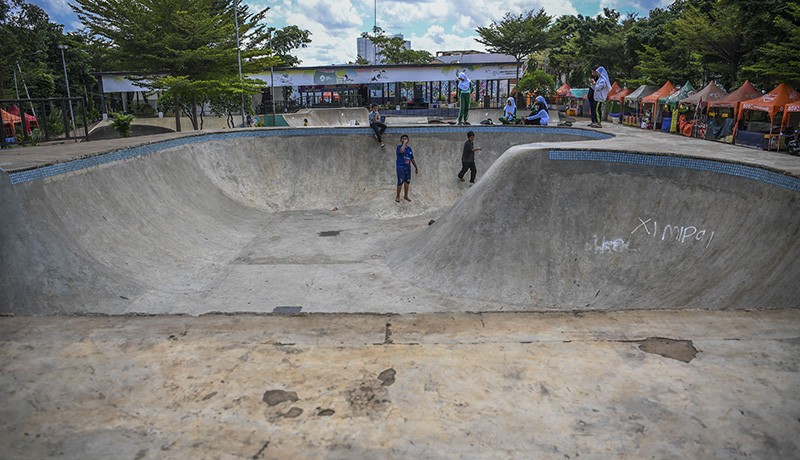 Kawasan RTH Kalijodo Kini Kurang Terawat - Bagian 1