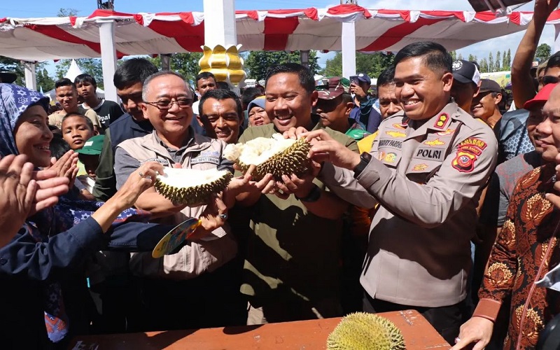 Ribuan Warga Serbu Festival Durian Lokal Unggulan Sukabumi 2023
