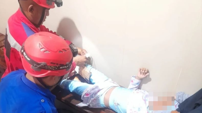 Aduh, Kaki Bocah Perempuan di Samarinda Terjebak di Lubang Kloset