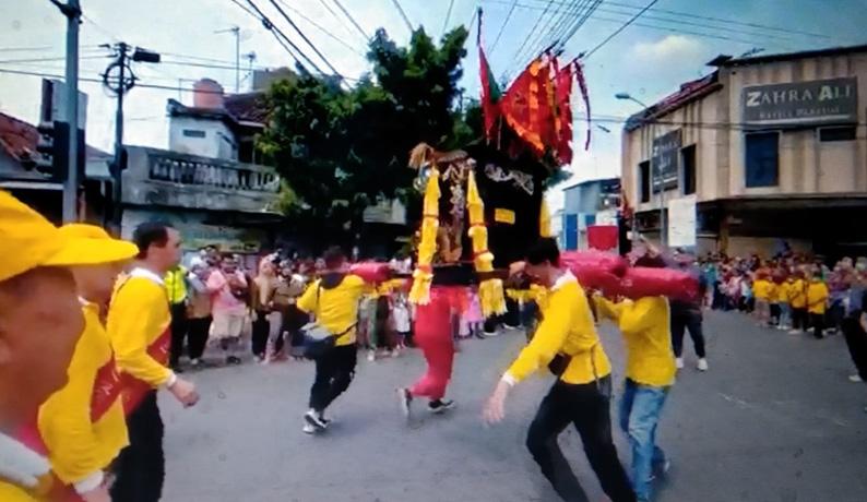  Ratusan Umat Tionghoa dari 47 Kelenteng Ramaikan Kirab Dewa Bumi di Kudus