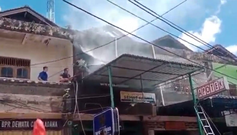 Kebakaran Apotek di Gianyar Bali, Stok Obat Terbakar Timbulkan Bau Menyengat
