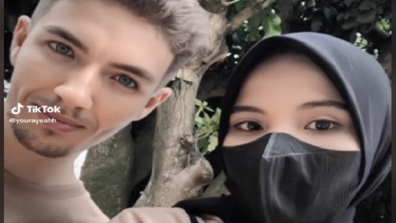title Viral Kisah Cinta Pria Prancis dengan Gadis Binjai, Ayah Todong Pertanyaan: Kamu Muslim? Viral Kisah Cinta Pria Prancis dengan Gadis Binjai, Ayah Todong Pertanyaan: Kamu Muslim?
