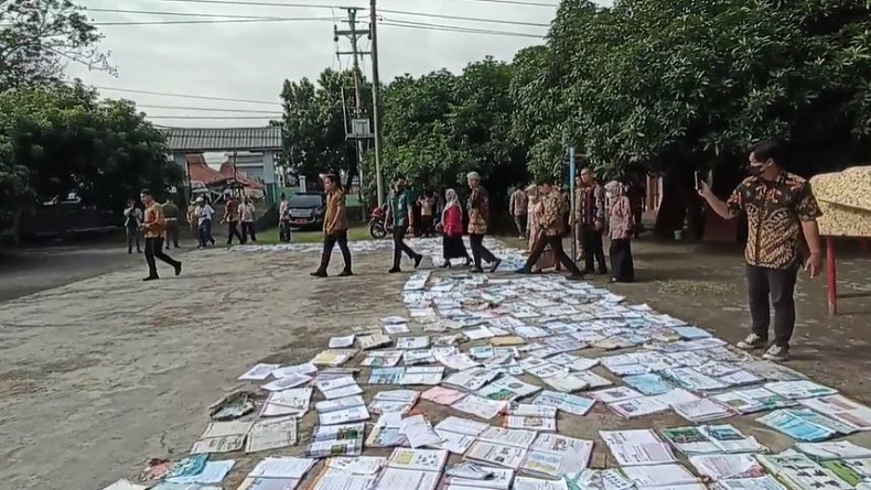 Ribuan Buku Perpustakaan Sekolah di Kendal Rusak Terendam Banjir