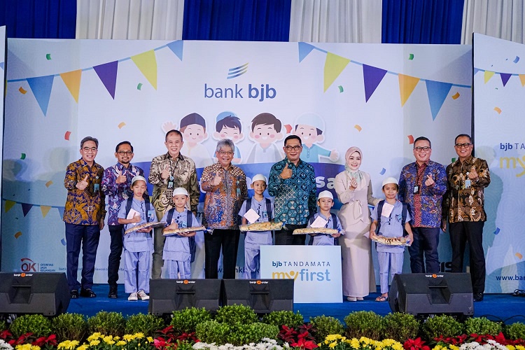 Diikuti 250 Anak, bank bjb Gelar Khitanan Massal