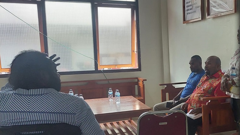 Ditangkap KPK, Lukas Enembe Dibawa ke Mako Brimob Papua dari Rumah Makan